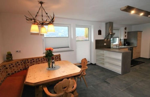 Stummerberg Apartment | Sonnigs Platzl by Interhome