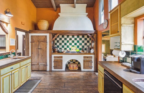 Sonoma Other | Sonoma Farmhouse 6 private acres; 5 King Suites, plus Barn, Pool, Bocce & HotTub