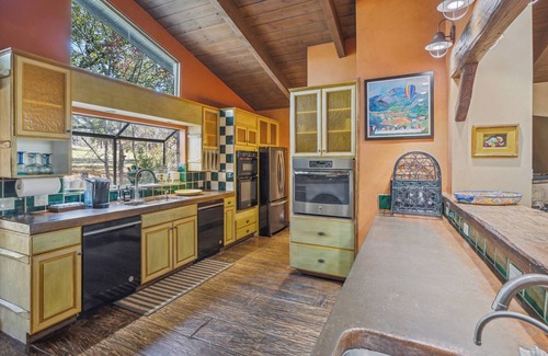 Sonoma Other | Sonoma Farmhouse 6 private acres; 5 King Suites, plus Barn, Pool, Bocce & HotTub