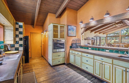Sonoma Other | Sonoma Farmhouse 6 private acres; 5 King Suites, plus Barn, Pool, Bocce & HotTub