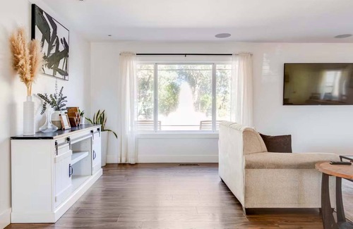 Sonoma House | Sonoma Getaway w/Hot Tub & Backyard Oasis - Dog OK