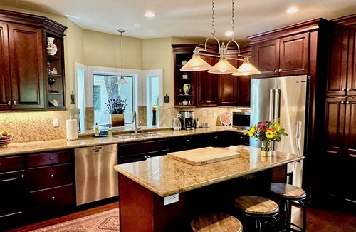 Glen Ellen House | Sonoma Valley, Glen Ellen Secluded Wine Country Sophistication