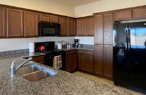 Sierra Vista House | ☀️Sonoran Desert Oasis Central Location Pool/Hot tub Family Getaway