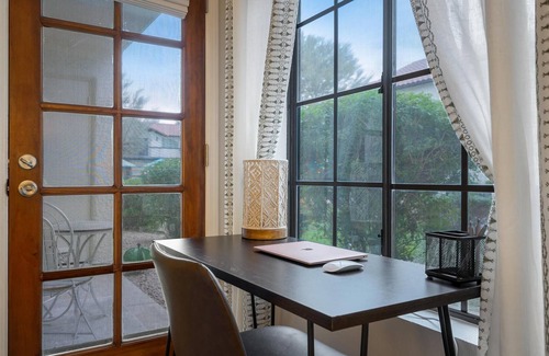 La Contessa Condo | Sonoran Style 2BR/2BA w. Free Parking & Pool