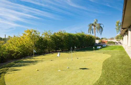 Pinnacle Peak Shadows Villa | Sonoran Sunshine by AvantStay Pool Putting Green BBQ Ping Pong Pool Table Entertainers Wonderland