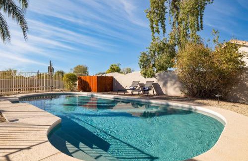 Pinnacle Peak Shadows Villa | Sonoran Sunshine by AvantStay Pool Putting Green BBQ Ping Pong Pool Table Entertainers Wonderland