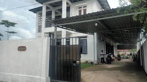 Labuan Bajo House | Sony homestay