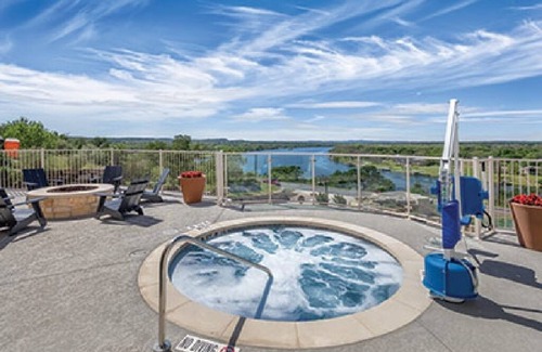 Marble Falls Condo | 🌟Soothe Your Spirit At Radiant Resort🌟 2BD, 2BATH, Riverview Pool & Hot Tub!