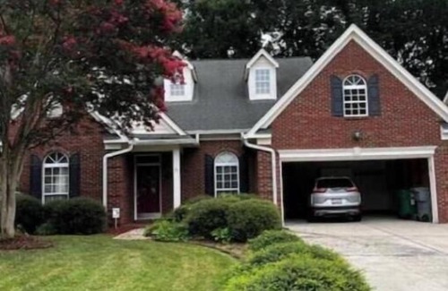 Provincetowne House | Soothing 4-bedroom house with AC in charming Charlotte