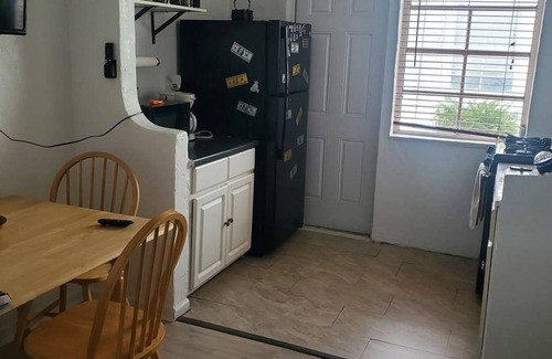 Northeast Miami Apartment | Soothing apartment 420 Friendly in Miami Beach
