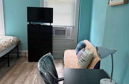 Kensington Apartment | Soothing apartment with AC in delightful Philadelphia