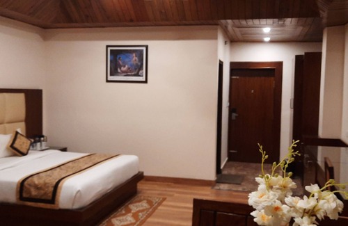 Sidhpur Hotel | Soothing hotel with AC in Dharamshala - 18 bedrooms available