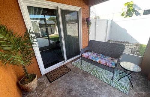 Gibsonton House | Soothing house with AC/Private pool/Grill/WiFi in charming Gibsonton