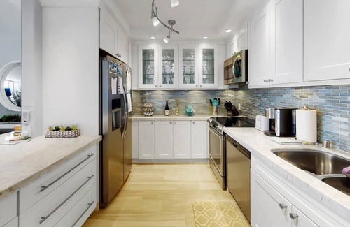 Pacific Beach Condo | Soothing Ocean Sounds, Beach Views, Floor-to-Ceiling Windows: True Beach Therapy