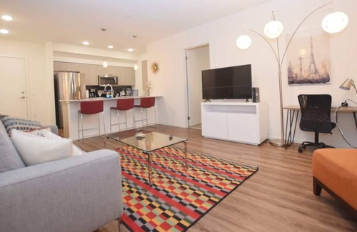 Mercer Island Apartment | Sophari | Mercer Isl 2BR | Gym| FastWifi3