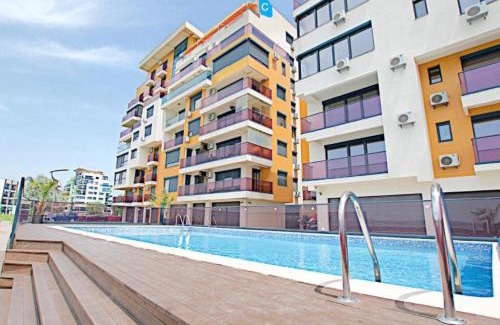 Constanta Apartment | SOPHIA LAKE VIEW SUITE