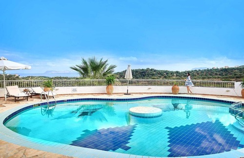 Stalos Villa | Sophia Villa Stalos: spacious, quiet villa w/sea and mountain view