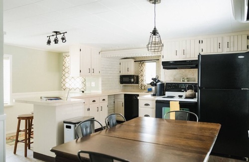 Hummelstown Apartment | Sophie’s on Main- Historic Charm, Updated Comfort. 3 miles to Hershey Park