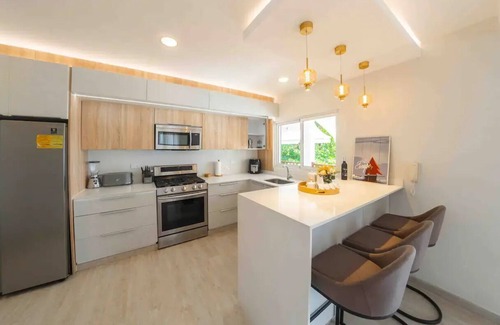 Villas Del Mar Apartment | Sophisticated 3-bedroom Apartment on the Beach