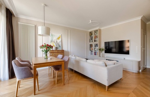 Mokotow Apartment | Sophisticated apartment in Old Mokotow district