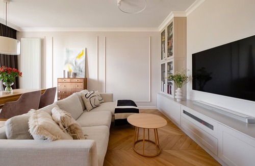 Mokotow Apartment | Sophisticated apartment in Old Mokotow district