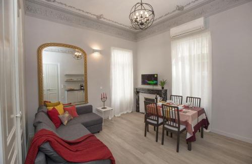 Plaka Apartment | Sophisticated apartment in Syntagma by GHH