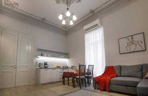 Plaka Apartment | Sophisticated apartment in Syntagma by GHH