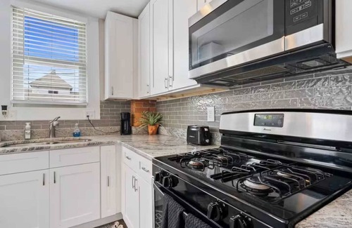 Downtown Columbus House | Sophisticated Boho Condo Walkable Columbus