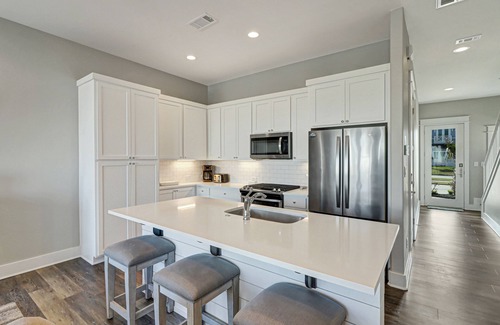 Rockport House | Sophisticated canal-view villa with pool, vast fishing pier, deck & washer/dryer