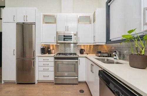 Midtown Toronto House | Sophisticated Coach House in the Annex