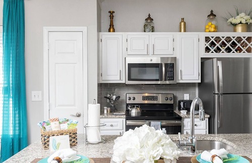Huntersville Apartment | Sophisticated Comfort/Hotel Inspired 2bd 1ba