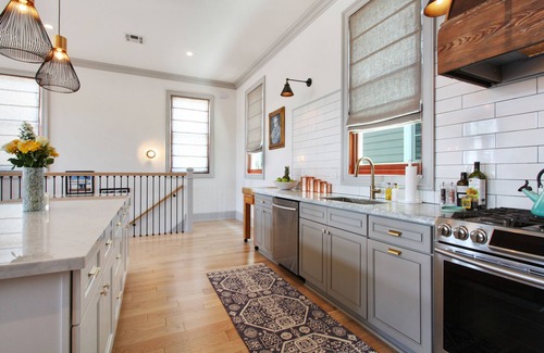 Faubourg Marigny House | Sophisticated Marigny Triangle Open Concept Home with Balcony
