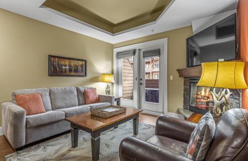 Canmore Apartment | Sophisticated MTN 2 Bedroom Pool Hot Tub managed by Little Sister Getaways