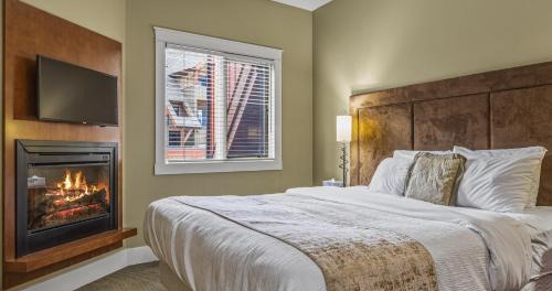 Canmore Apartment | Sophisticated MTN 2 Bedroom Pool Hot Tub managed by Little Sister Getaways