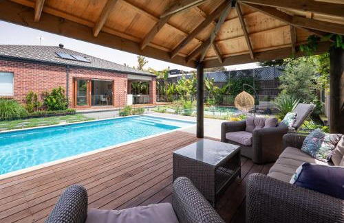 Sorrento House | Sorrento Serenity - Pool, Theatre and Games Room, Walk to Beach and Shops