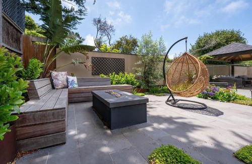 Sorrento House | Sorrento Serenity - Pool, Theatre and Games Room, Walk to Beach and Shops
