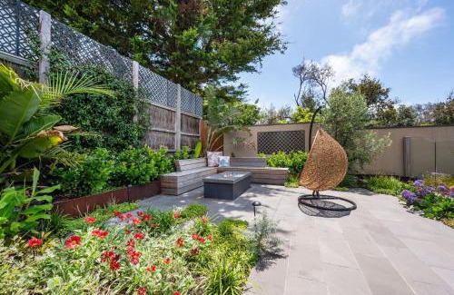 Sorrento House | Sorrento Serenity - Pool, Theatre and Games Room, Walk to Beach and Shops