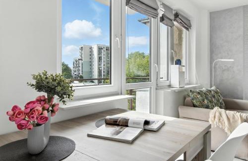 Ursus Apartment | Sosnowskiego by Solarento