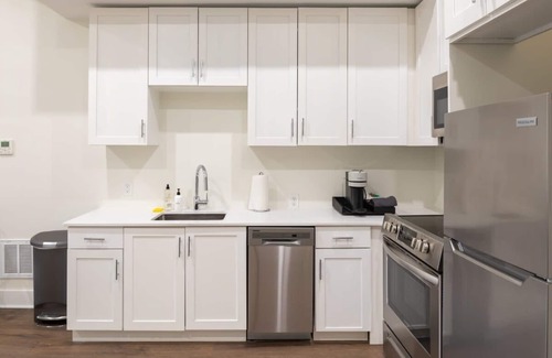Center City East Apartment | Sosuite | 1BR Apt Acc. w W/D, Gym, Lounge