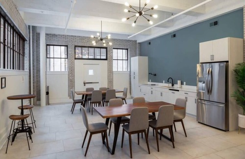 Center City East Apartment | Sosuite | 1BR Apt Acc. w W/D, Gym, Lounge