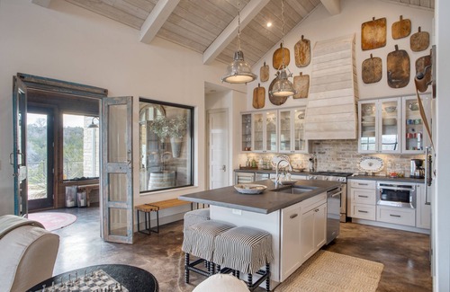 Dripping Springs House | Sotol by AvantStay | Direct River Access + Views