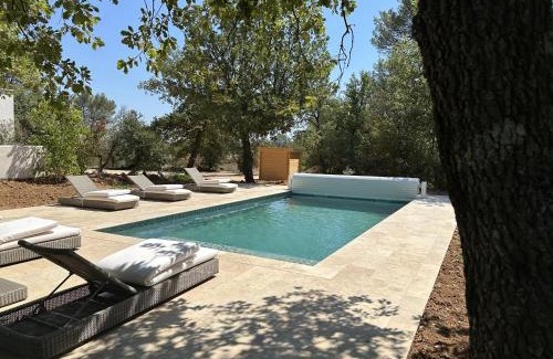 Saint-Maximin-la-Sainte-Baume Villa | Sous les oliviers, Villa entière 6 personnes, climatisée, piscine chauffée