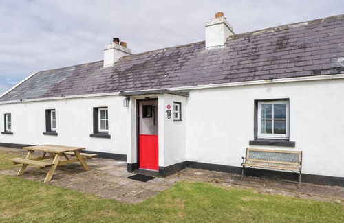Achill Sound Cottage | SOUND COTTAGE, pet friendly in Achill Island, County Mayo