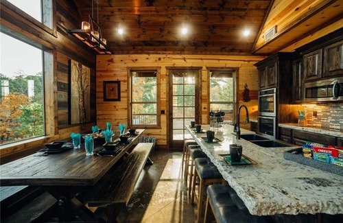 Hochatown Cabin | Sound of Silence - Are you looking to get out of the city and relax?