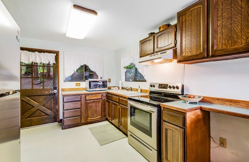 Shelton House | Soundfront Home w/3 Decks, Kayaks, Shared Dock & Water Views - 2 Dogs OK