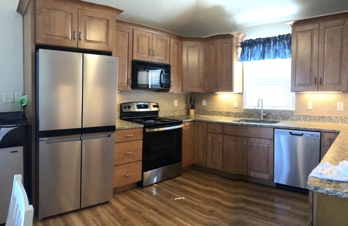 Avon House | Soundside Waterfront w/Kinnakeet Pool, Pickleball & Tennis- Kayaks Included