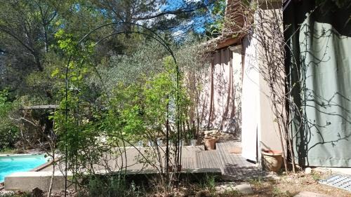 Buisson House | Sous l'Olivier