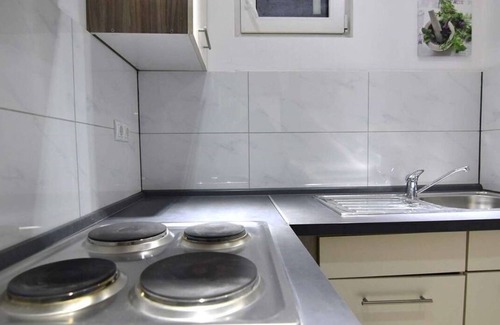 Troisdorf-West Apartment | Souterrain Apartment , 65qm, 1 Schlafzimmer, 1 Wohn-/Schlafzimmer, Max. 5 Personen