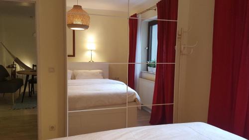 Niederzwehren Apartment | Souterrainwohnung mit großem Garten und Sauna