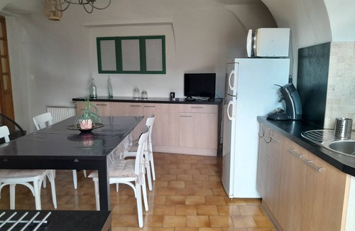 Chandolas House | South Ardèche, in the heart of the village of Chandolas